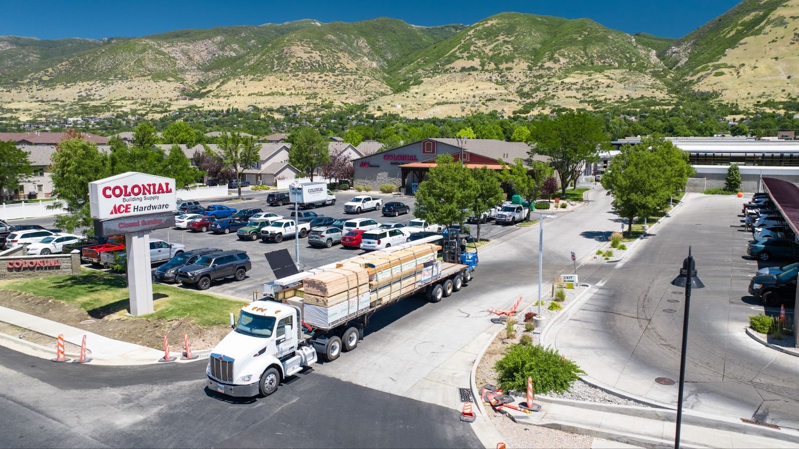 Colonial Building Supply lumber delivery located in Centerville Utah